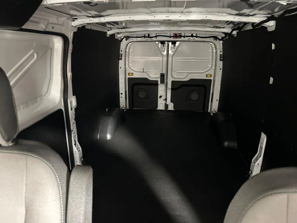 Used 2024 Oxford White Ford 250 image 22