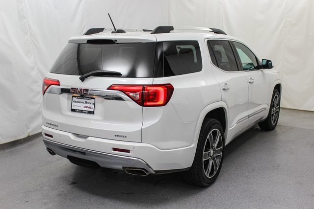 2017 GMC Acadia Denali - Photo 9