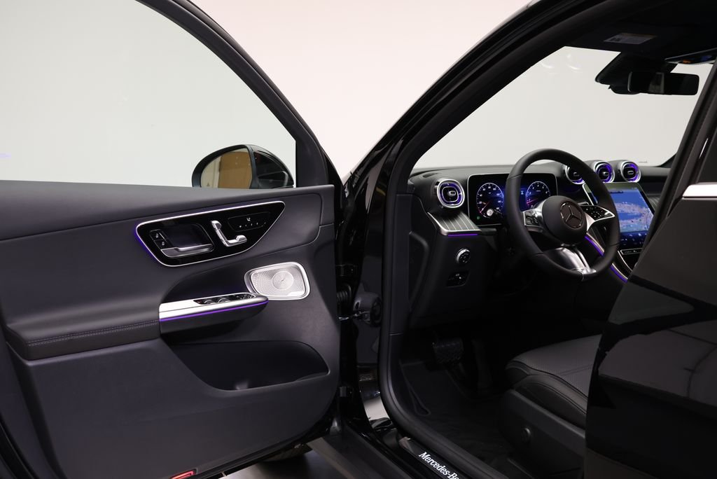Used 2026 Black Mercedes-Benz GLC 300 image 34