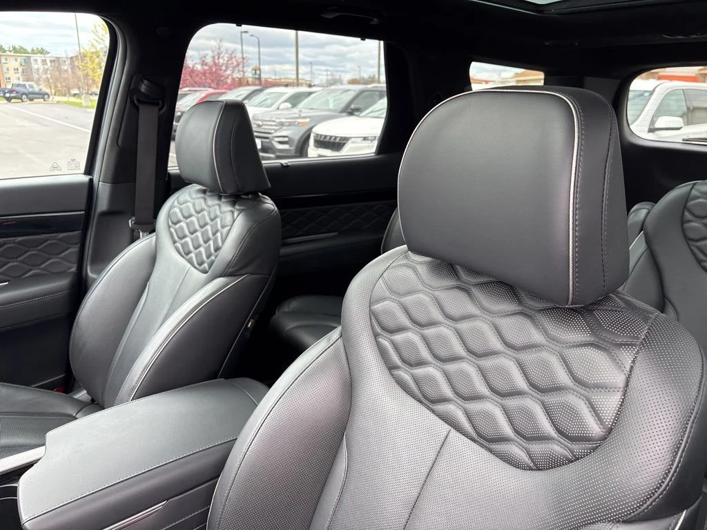 Used 2022 Abyss Black Pearl Hyundai Calligraphy image 13