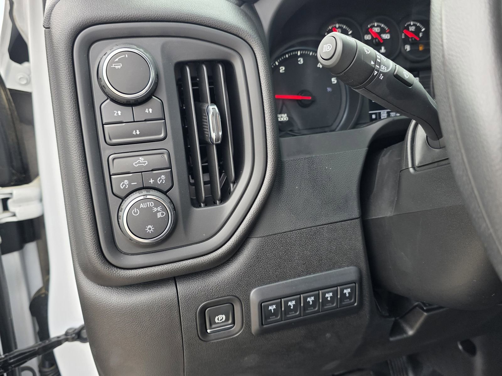Used 2024 Summit White Chevrolet WT image 17