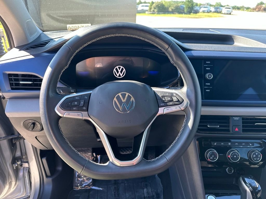 2023 Volkswagen Taos SE - Photo 13