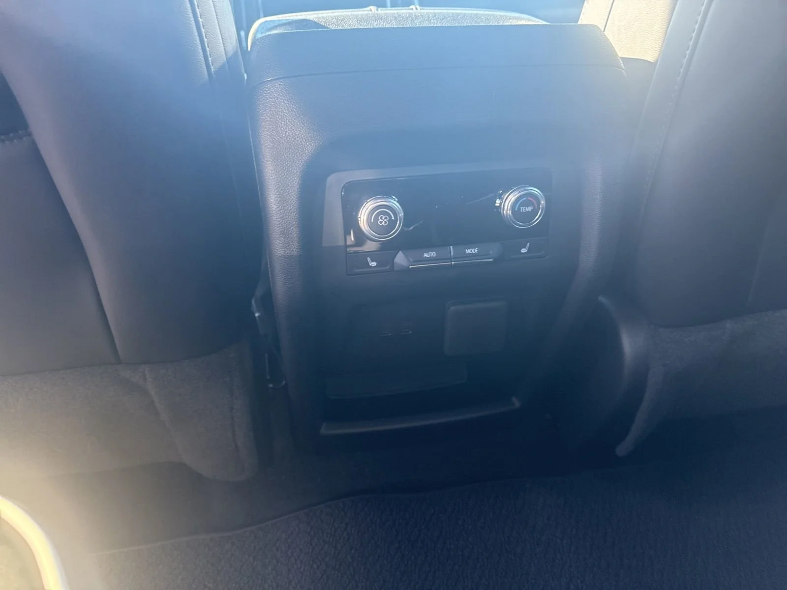 2026 GMC Acadia Denali - Photo 18