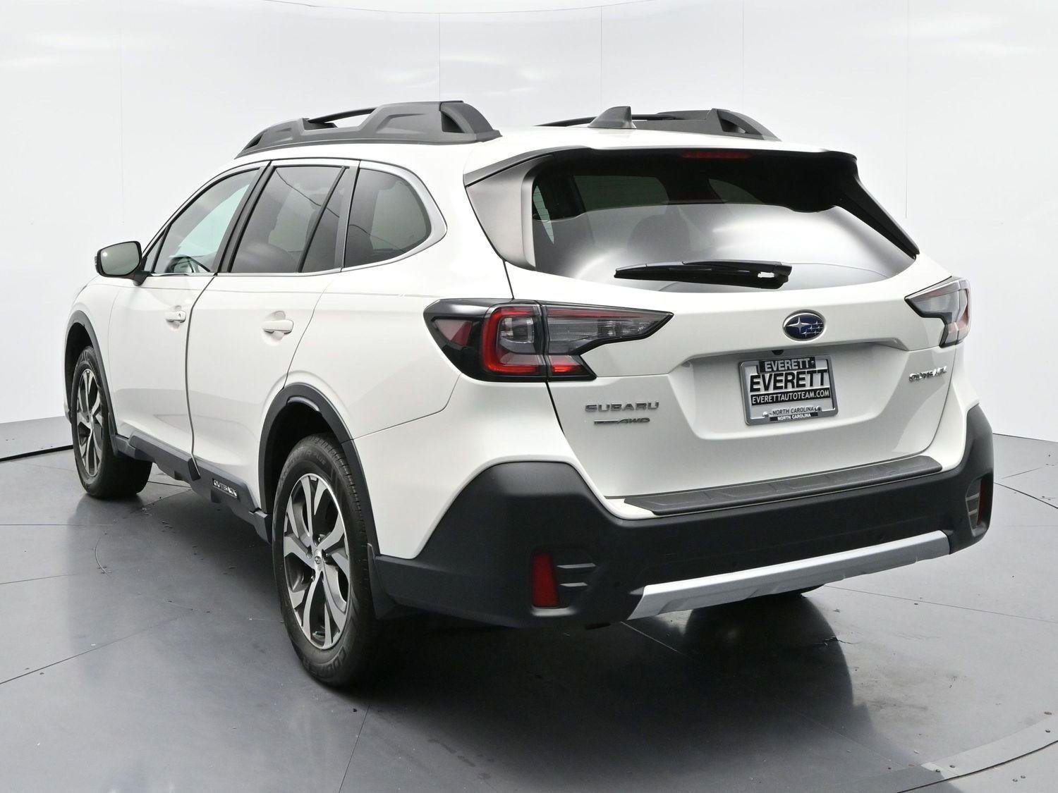 Used 2022 Crystal White Pearl Subaru Limited image 6
