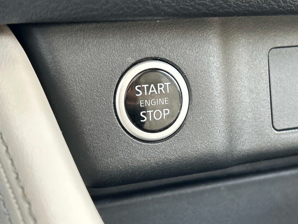 Used 2023 White Nissan SL image 26