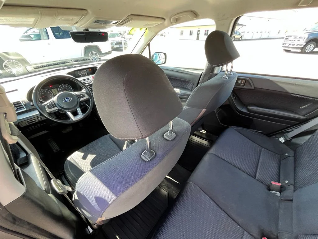 Used 2018 Silver Subaru 2.5i image 15