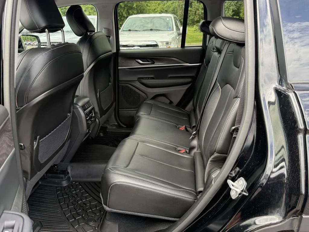 Used 2023 Black Jeep Limited image 14