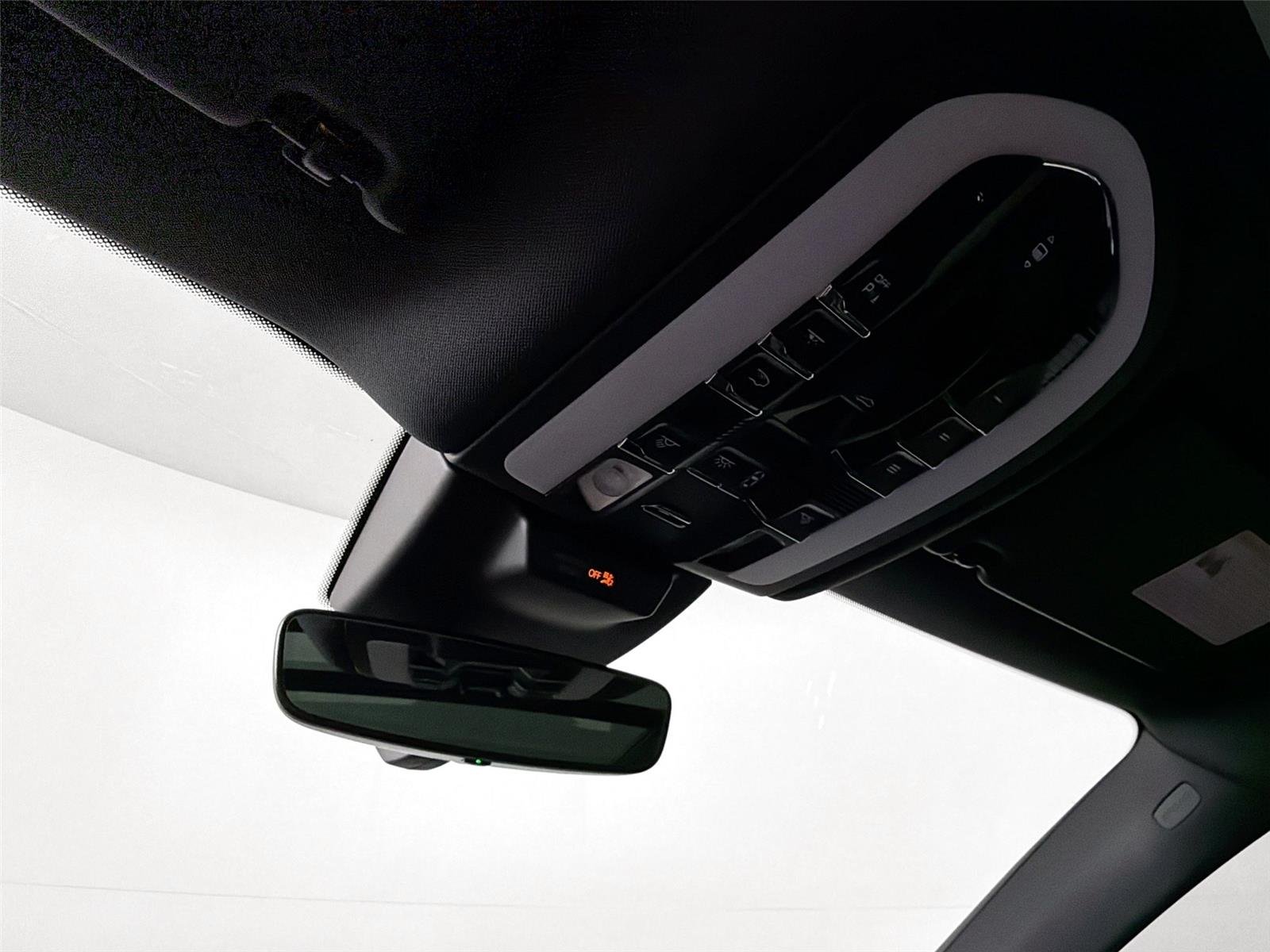 Used 2026 Chalk Porsche T image 23