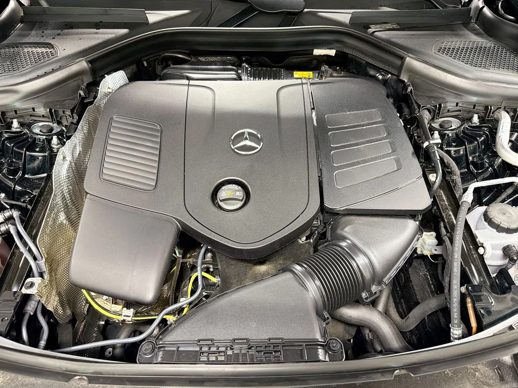 Certified Used 2026 Black Mercedes-Benz GLC 300 image 31