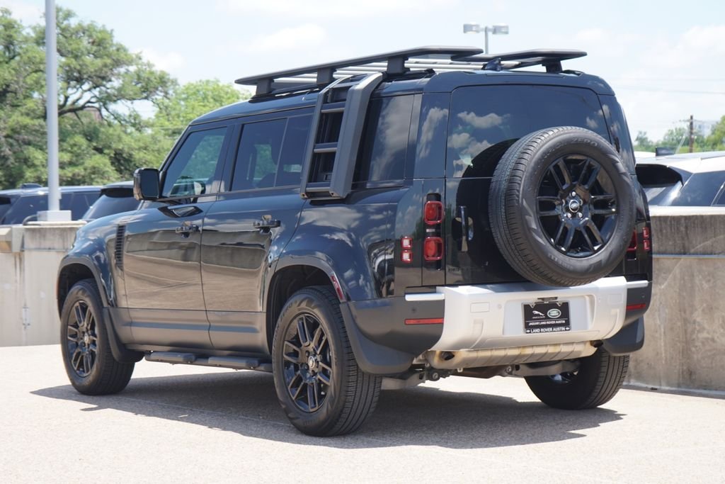 Used 2025 Black Land Rover S image 8