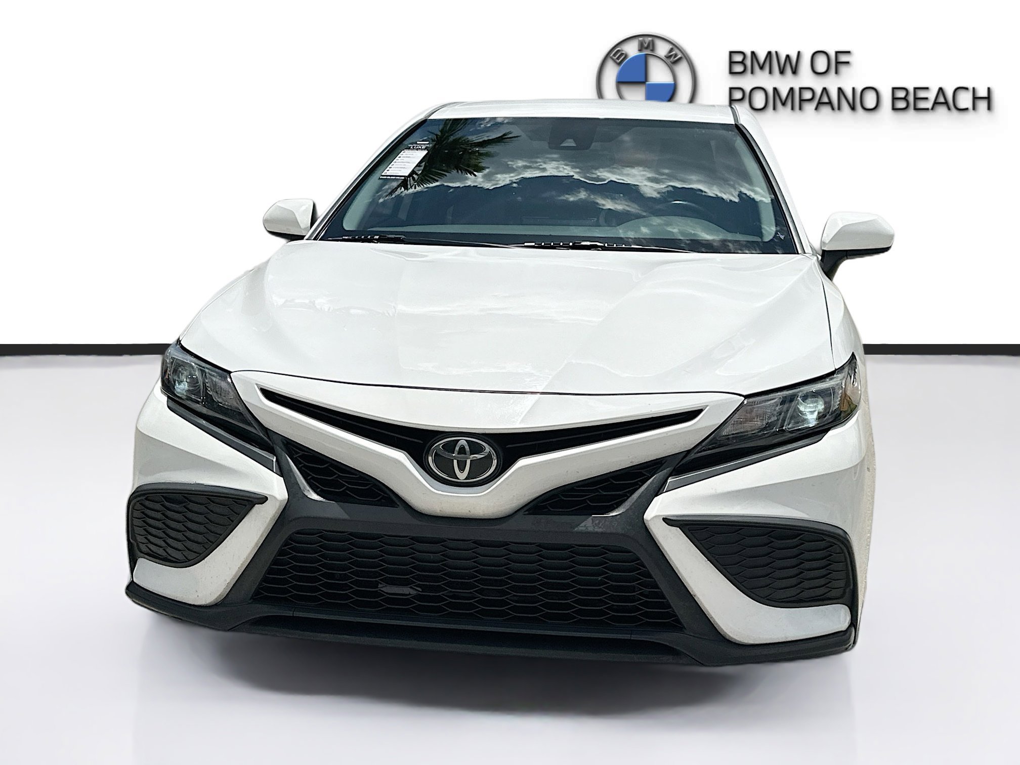 Used 2021 Super White Toyota SE image 3