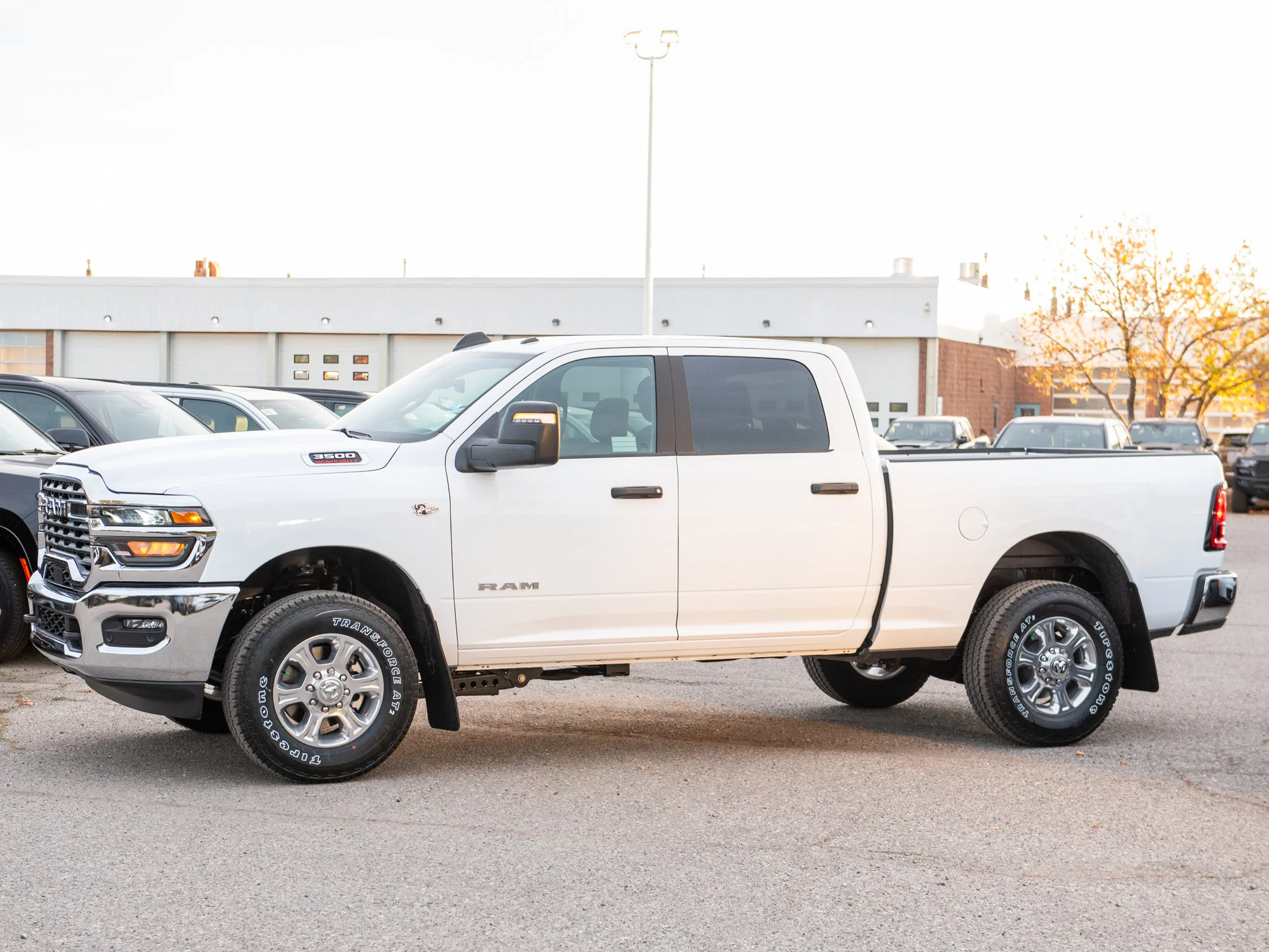 New 2027 White RAM Big Horn* Crew Cab 4x4, 6.4L HEMI V8, Remote Start image 3