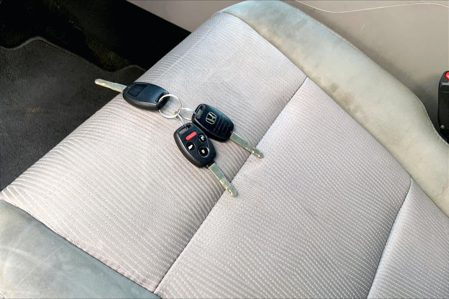 Used 2013 Alabaster Silver Metallic Honda EX image 14