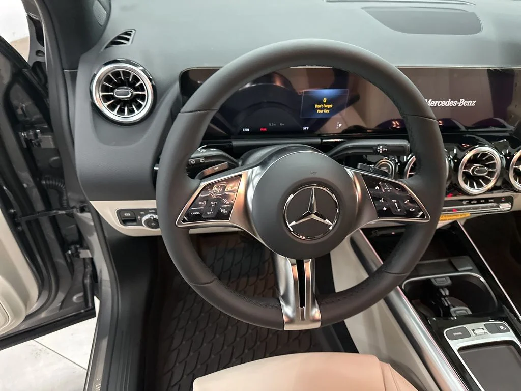 Used 2026 Gray Mercedes-Benz GLA 250 image 10