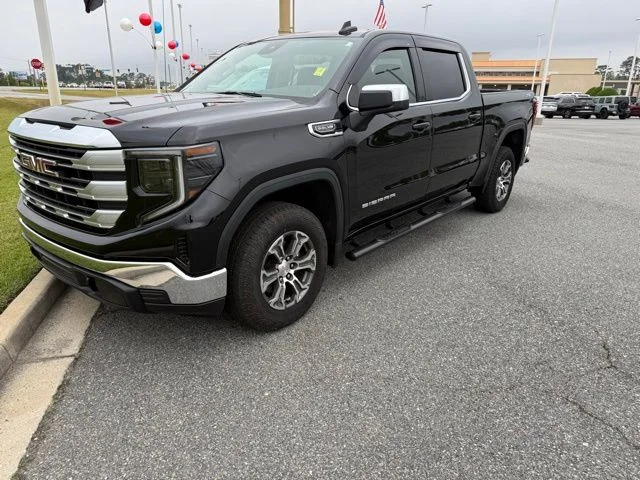 2024 GMC Sierra 4WD Crew Cab Short Box SLE's photo