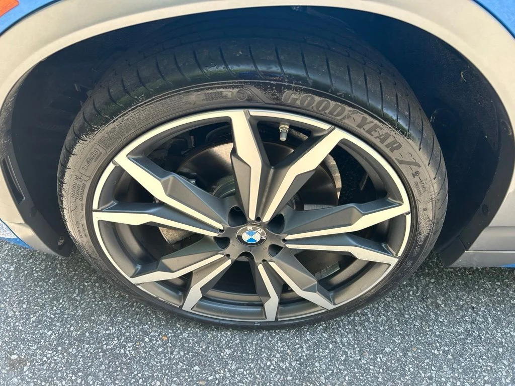 Used 2018 Blue BMW xDrive28i image 12