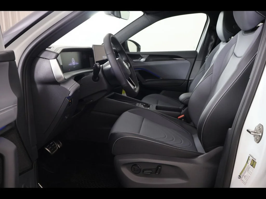 New 2026 White/off-white Volkswagen 2.0T SE R-Line Black image 14