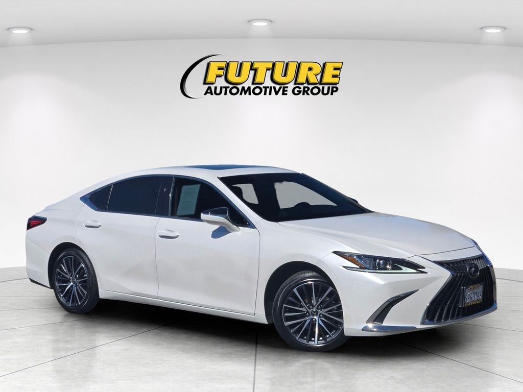 Used 2025 White Lexus 350 image 1