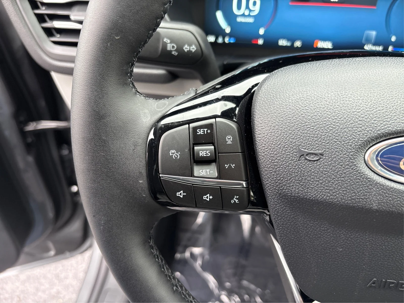 New 2026 CARBONIZED GRAY METALLIC Ford Active image 22