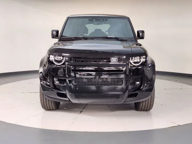 2026 Land Rover Defender V8 - Photo 9