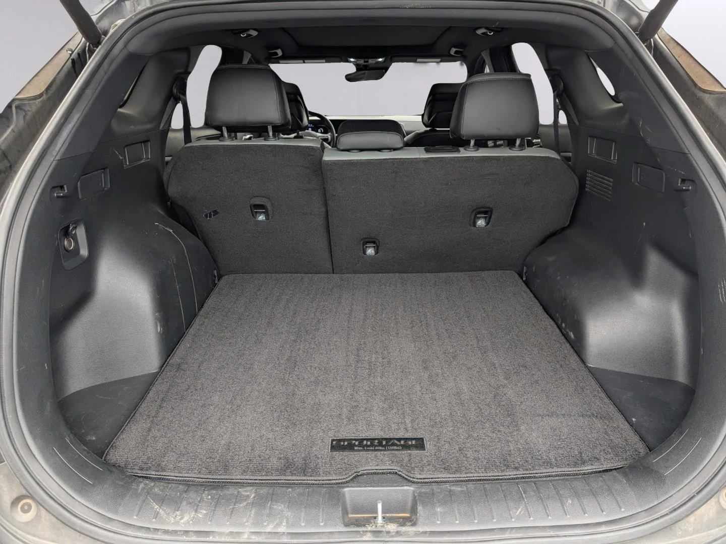 Used 2024 Ebony Black Kia X-Line image 31