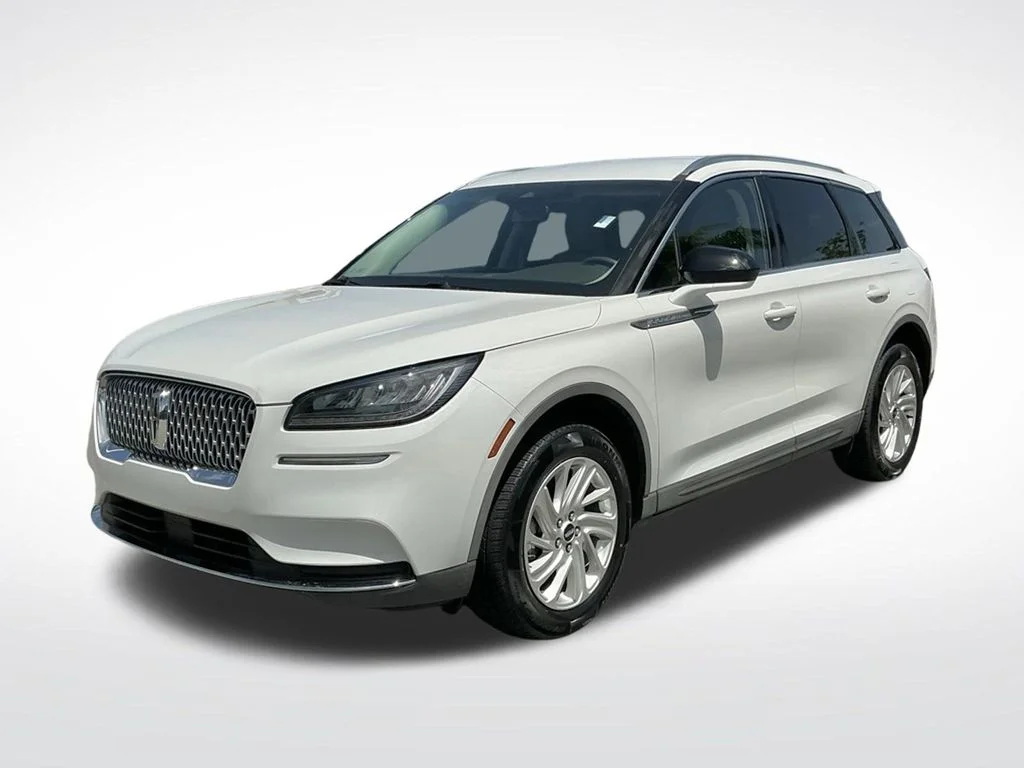 Used 2021 White Lincoln Standard image 1