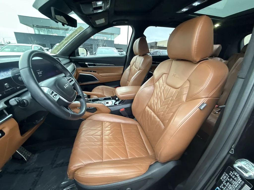 Used 2025 Black Kia SX-Prestige X-Line image 13