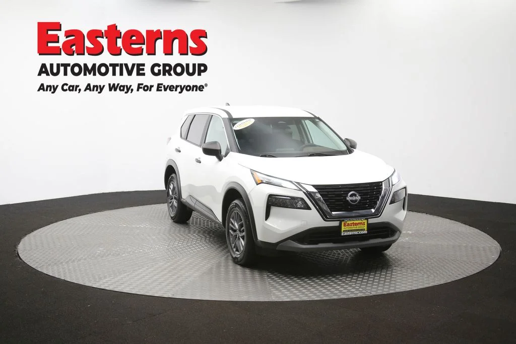 Used 2023 White Nissan S image 52