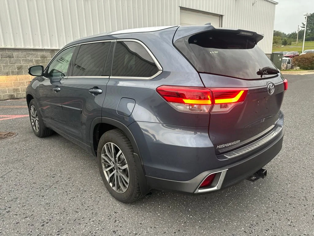 Used 2018 Shoreline Mist Toyota Limited Platinum image 5