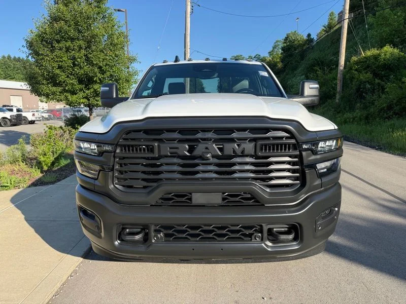 New 2026 Bright White Clear-Coat Exterior Paint RAM Tradesman image 2