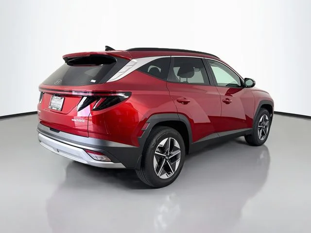 Used 2025 Red Hyundai SEL Convenience image 7