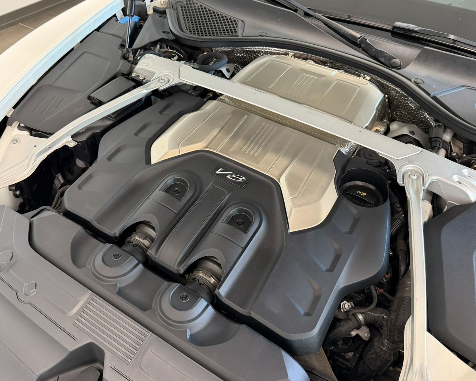 Used 2023 White Bentley V8 S image 53