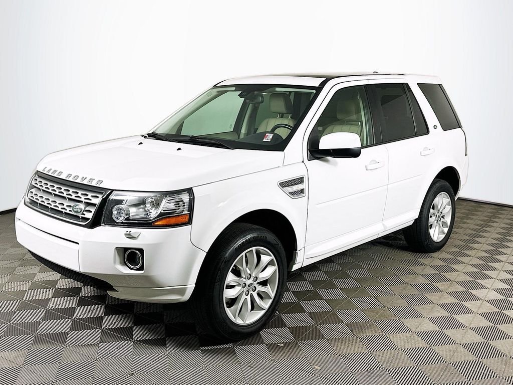 Used 2013 Fuji White Land Rover  image 1