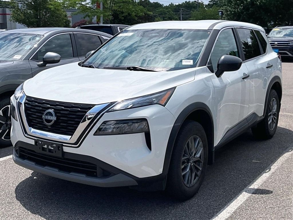 Used 2023 White Nissan S image 3
