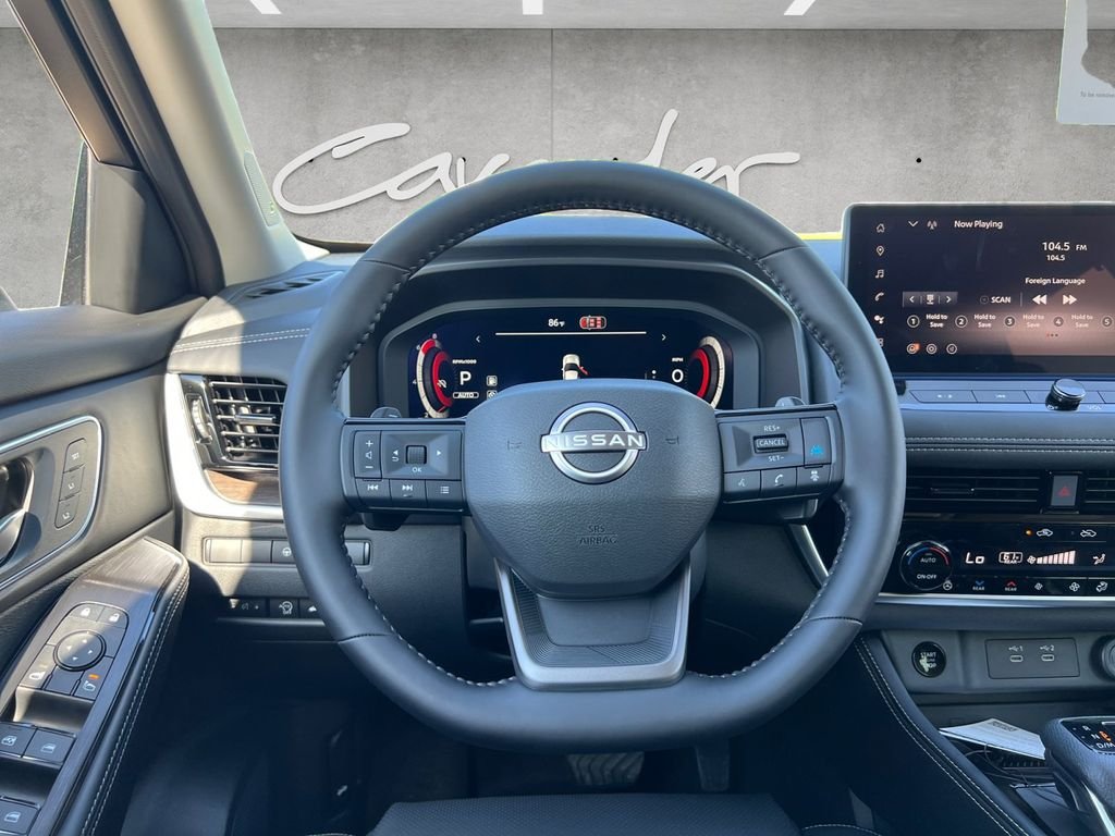 New 2026 Champagne Silver Metallic / Super Black Two-tone Nissan Platinum image 22