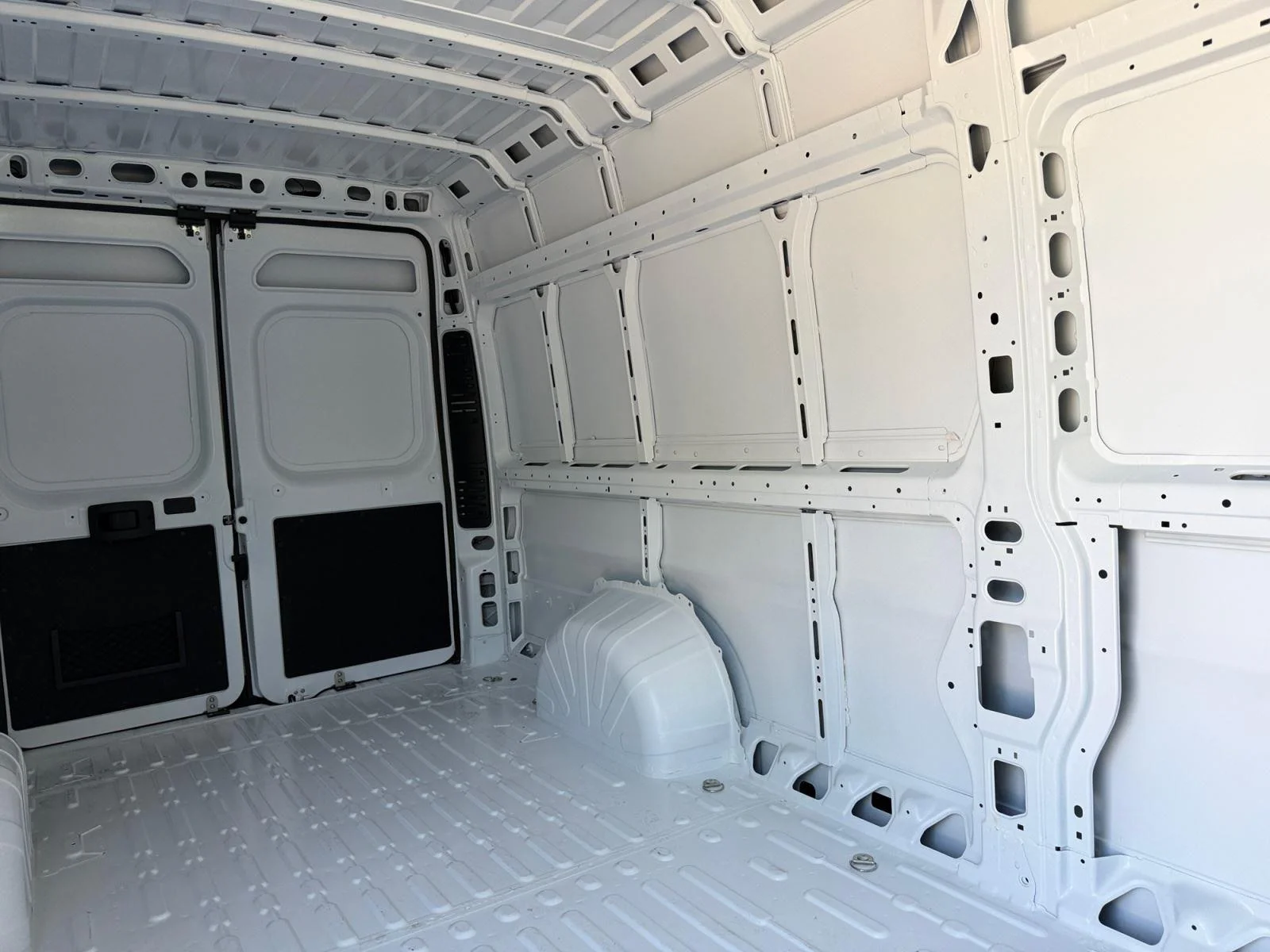 New 2026 Bright White Clear-Coat Exterior Paint RAM SLT 3500 High Roof Ext 159" WB image 16