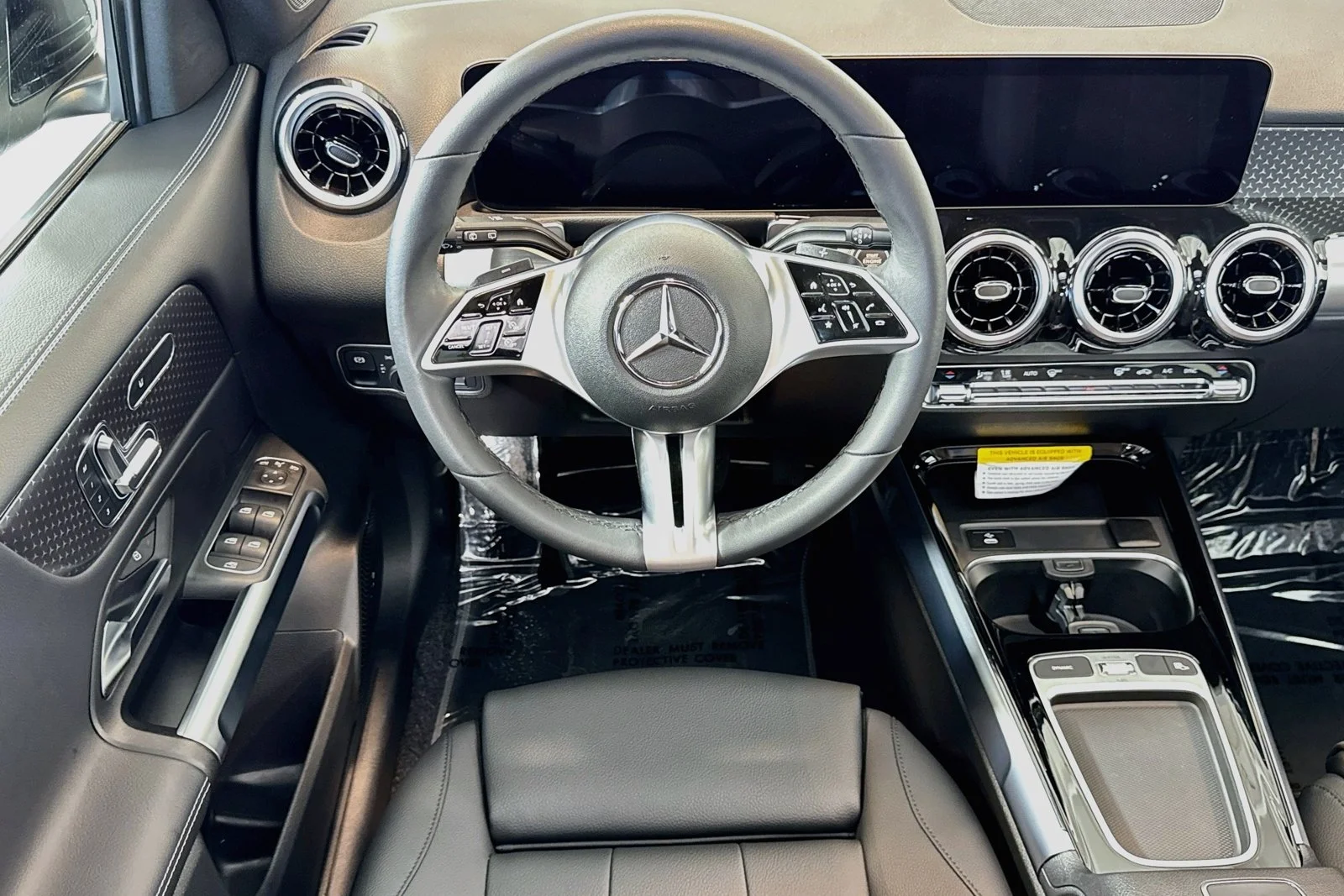Used 2026 Night Black Mercedes-Benz GLB 250 image 21