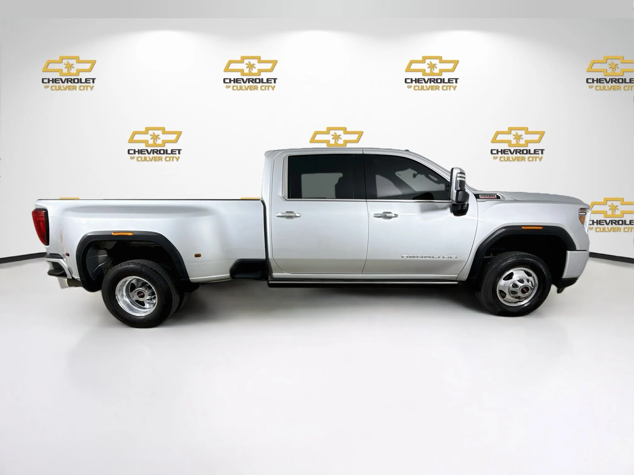 Used 2023 QUICKSILVER METALLIC GMC Denali image 9