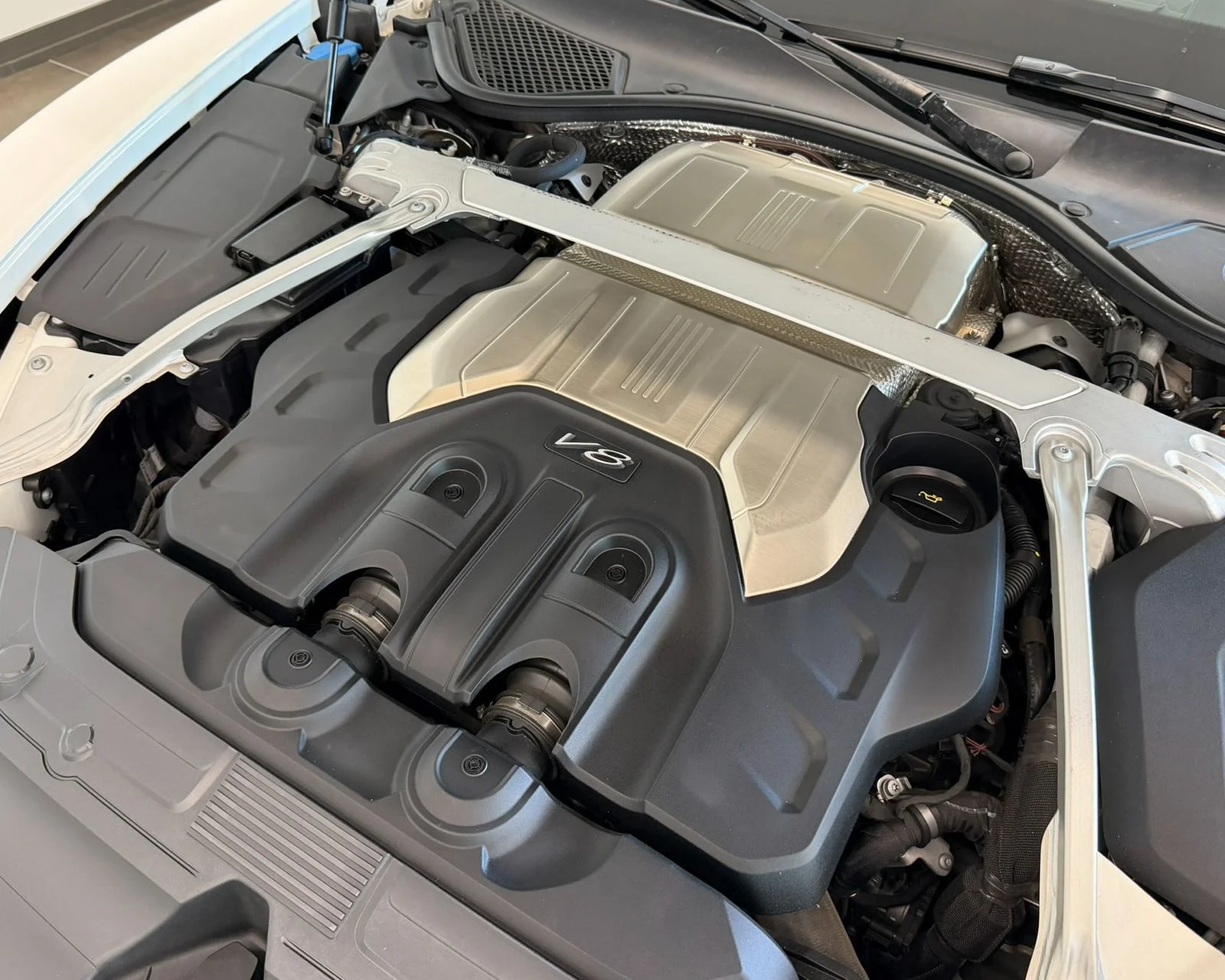 Used 2023 White Bentley V8 S image 53