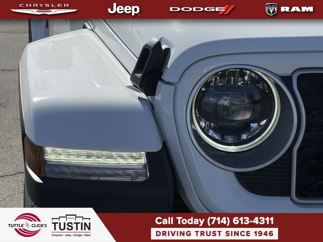 New 2027 Bright White Clear-Coat Paint Jeep Sahara image 13