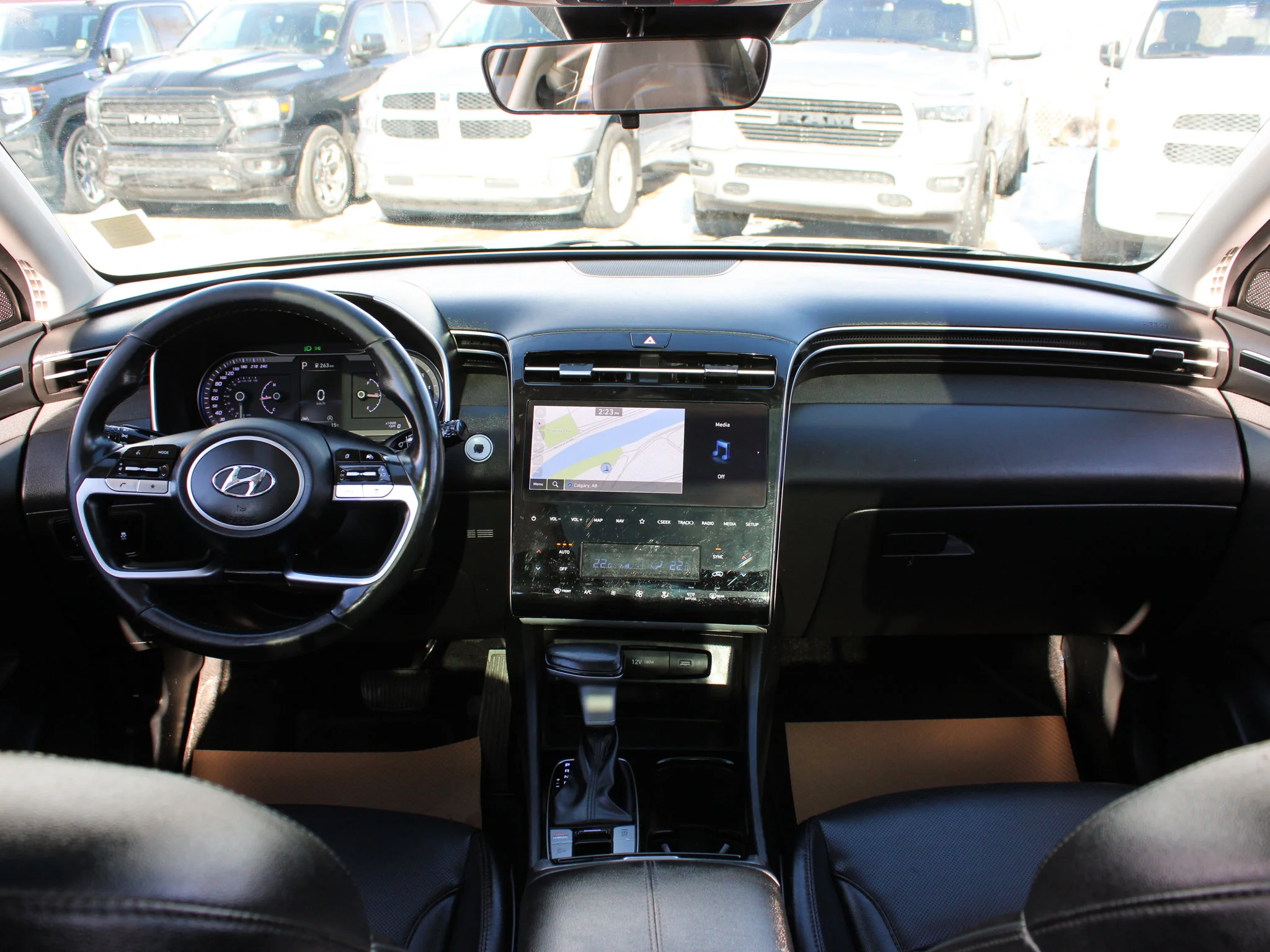 Certified Used 2023 Silver Hyundai Preferred * No Accidents | Remote Start | Panoramic Sunroof | Heated Leather Seats image 4