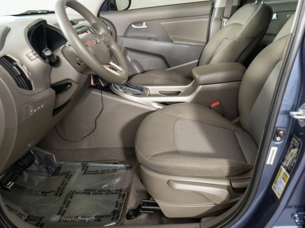 Used 2015 Blue Kia LX image 10