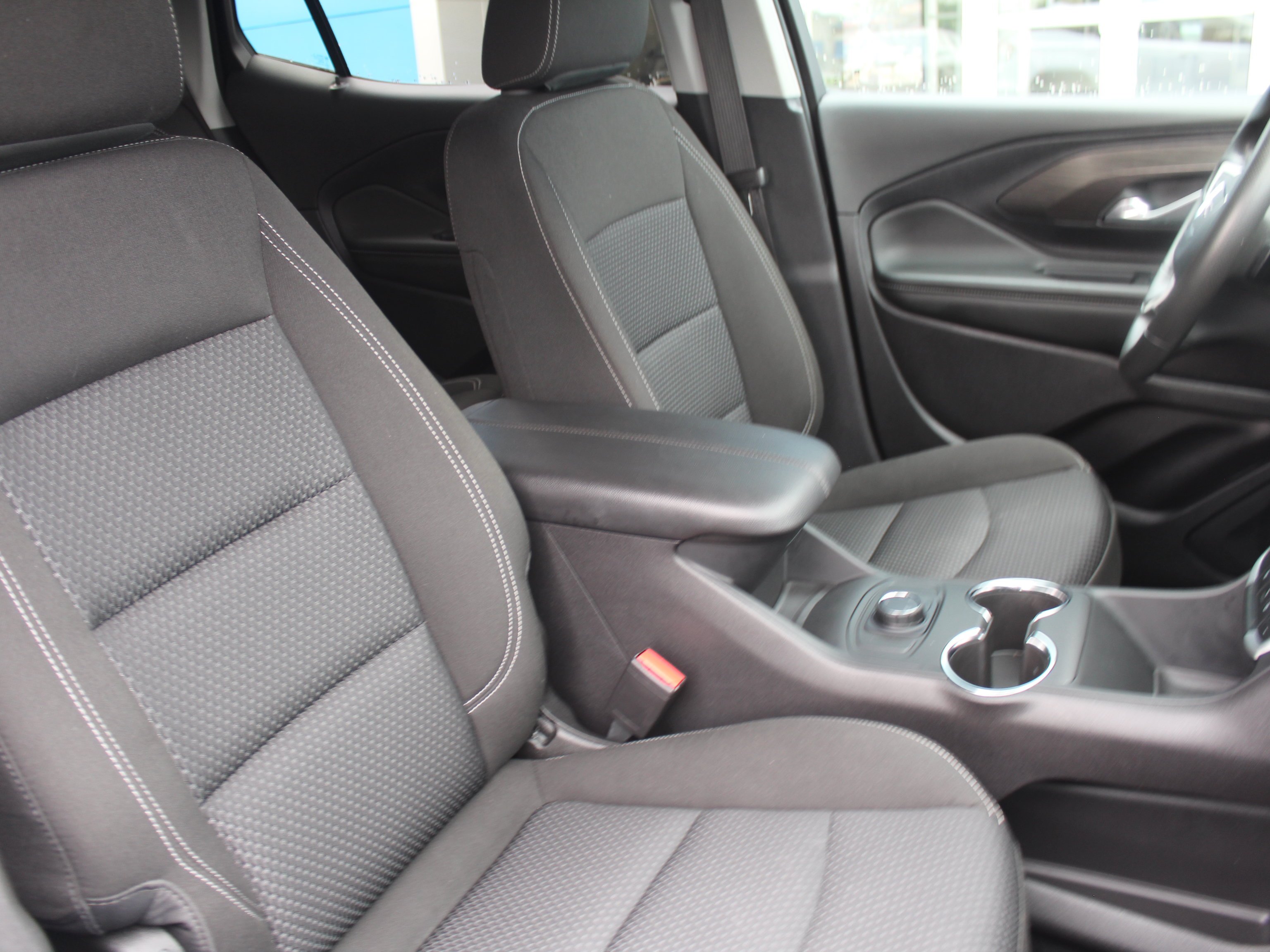 2024 GMC Terrain SLE - Photo 28