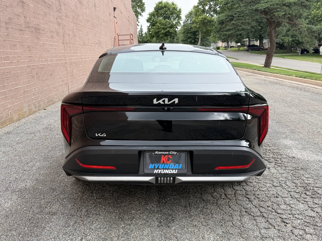 Used 2025 Aurora Black Pearl Kia LXS image 4