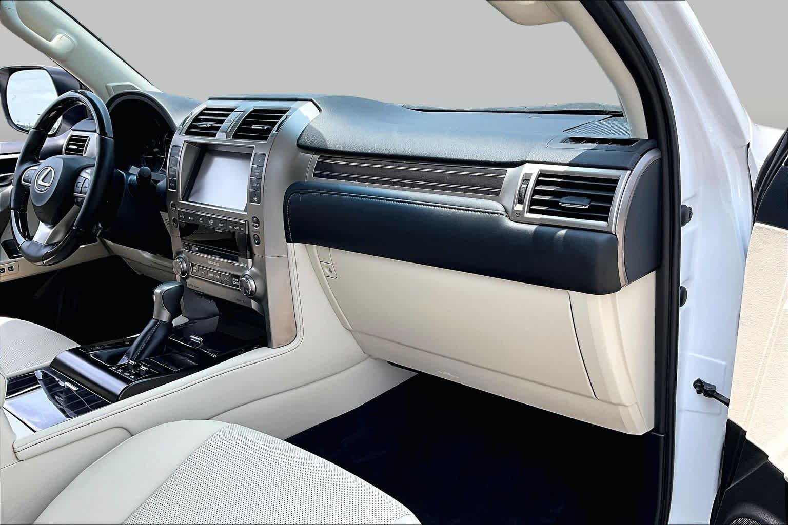 Used 2021 Starfire Pearl Lexus Premium image 18