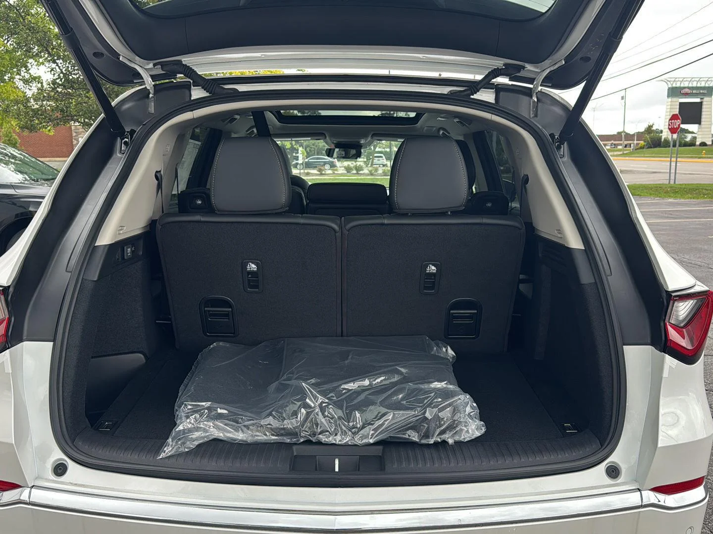 New 2026 Platinum White Pearl Acura w/Technology Package image 10