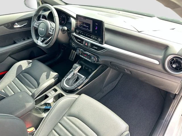 Used 2023 White Kia GT-Line image 29