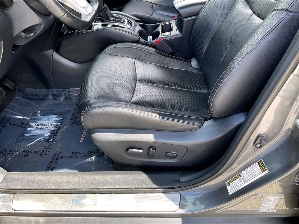 Used 2019 Gun Metallic Nissan SL image 35