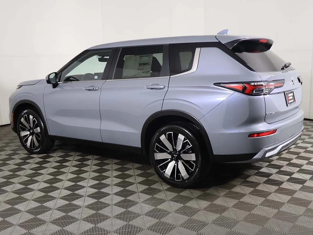 New 2026 Gray Mitsubishi SE 1.5T 2WD image 15