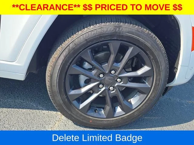 Used 2026 Bright White Clea Jeep Limited Reserve image 35